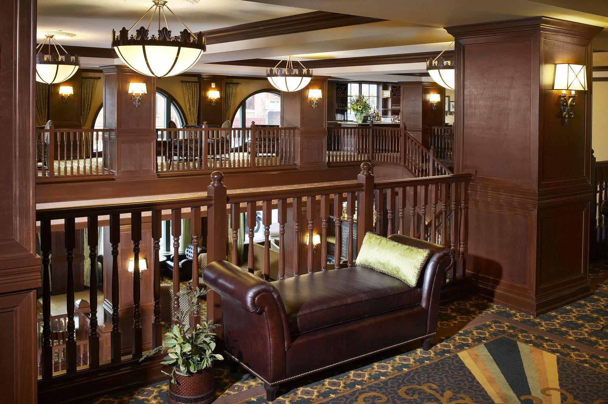 Hotel Julien Dubuque Eksteriør bilde